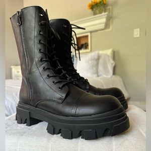 DREAM PAIRS Women’s Combat Boots